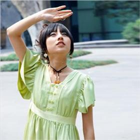 温馨女士套装服饰